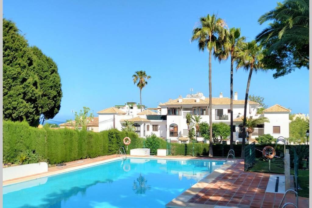 شقة Dona Carlota Gardens, Sea Views, Pool, Restaurant توريمولينوس المظهر الخارجي الصورة