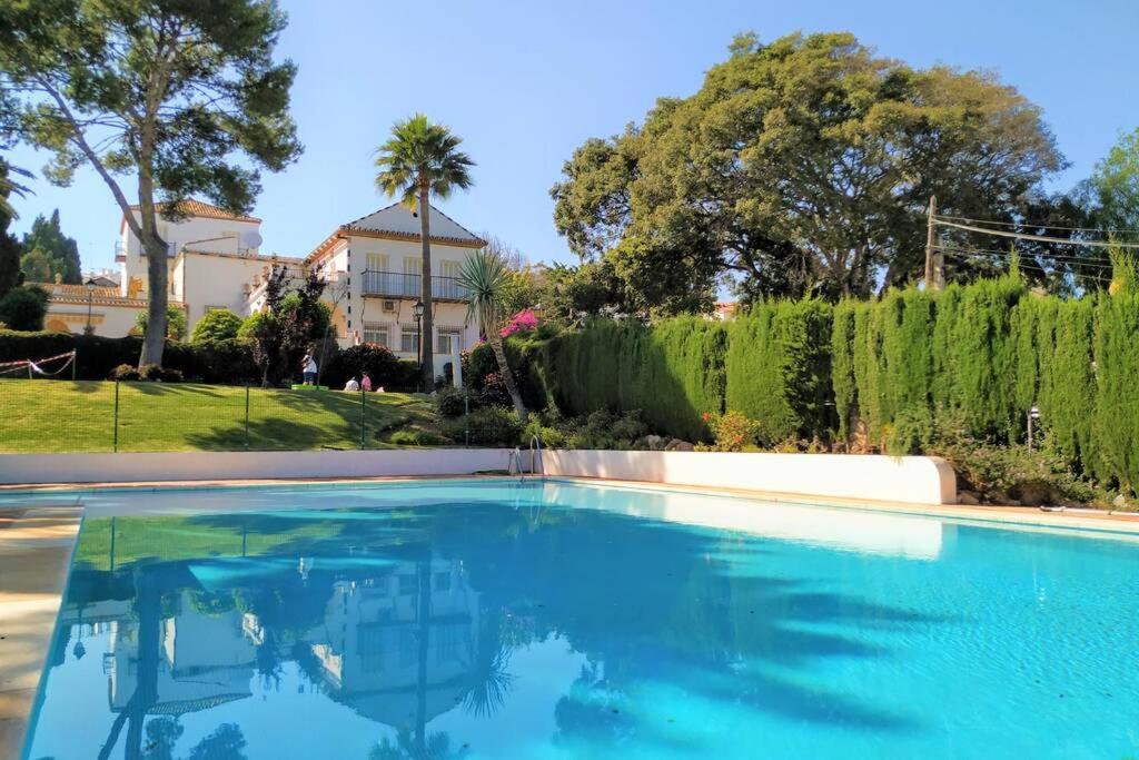 شقة Dona Carlota Gardens, Sea Views, Pool, Restaurant توريمولينوس المظهر الخارجي الصورة