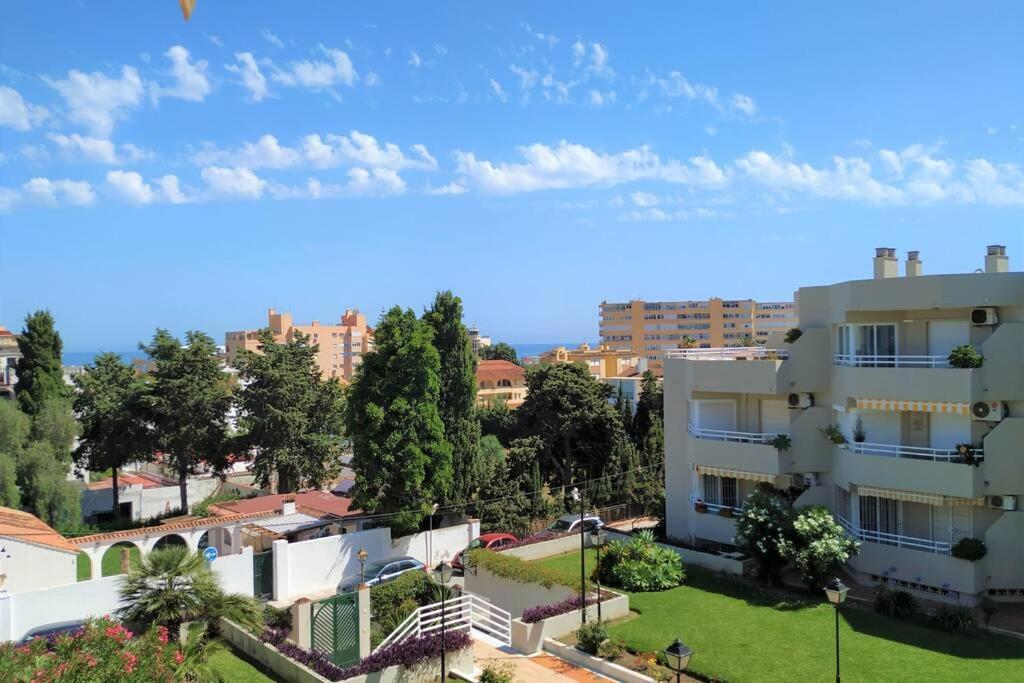شقة Dona Carlota Gardens, Sea Views, Pool, Restaurant توريمولينوس المظهر الخارجي الصورة